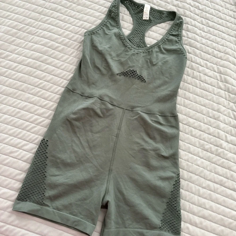 Romper - Picture 2 of 5